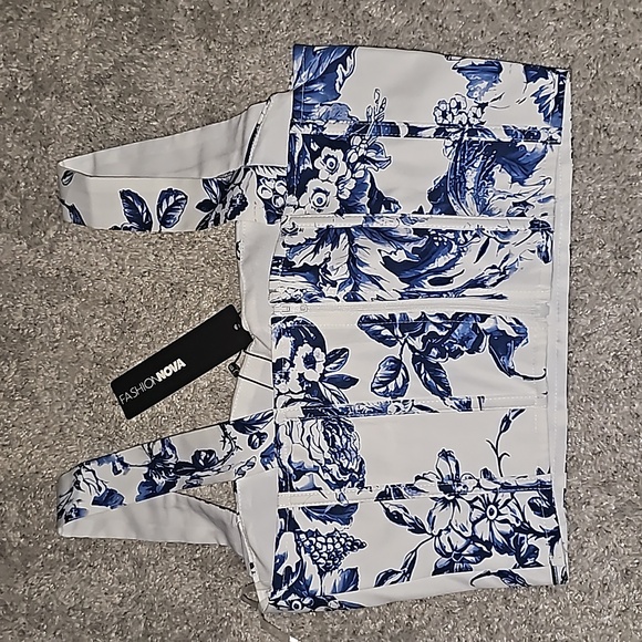 Fashion Nova - Picture 2 of 3